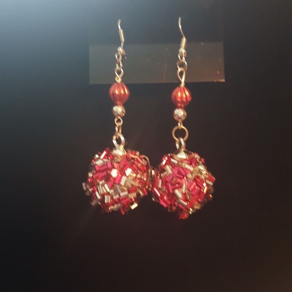 Pompom earring